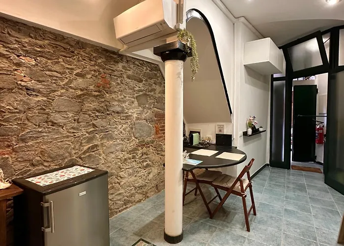 Dal Ferroviere - A Charming Stone Retreat In Cinque Terre *